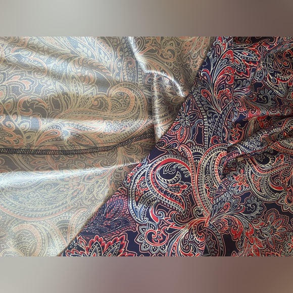 Maxi satin multi color dress in great condition, with string details - Picture 3 of 3